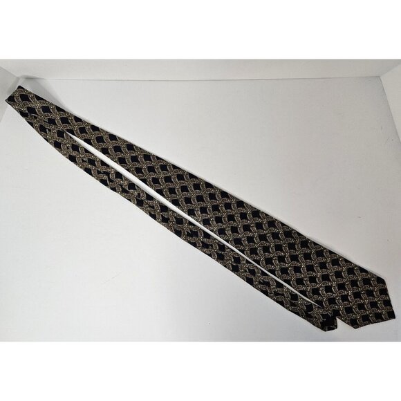 Geoffrey Beene 100% Silk Tie With Geometric Pattern Necktie 58 in x 4 in - Picture 7 of 9